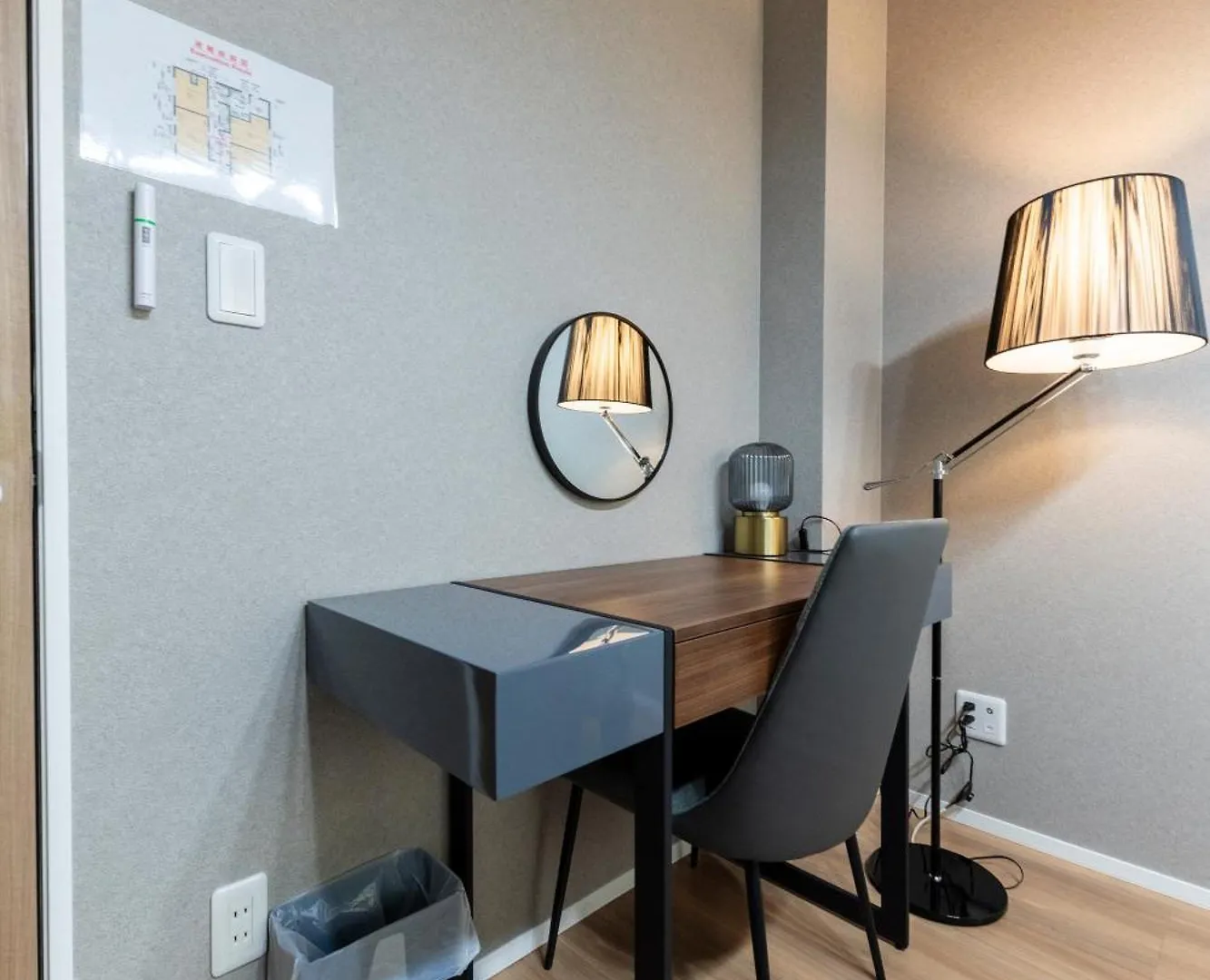 The Obsidian Apartment Minamijuichijo